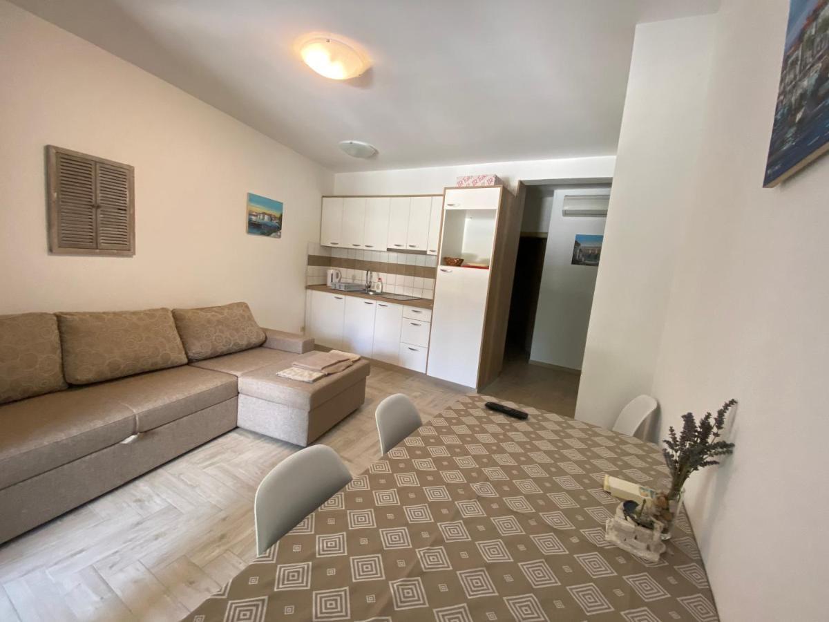 Apartments Nautica Novi Vinodolski Esterno foto